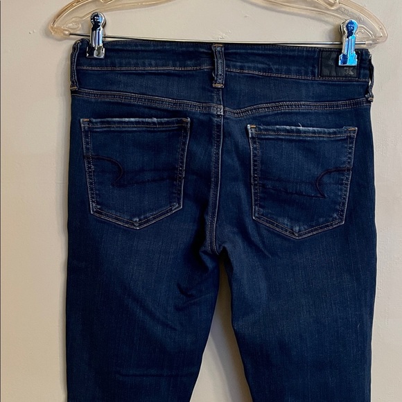 American Eagle Outfitters Dark Wash Jegging Distressed Raw Hem Size 6 - Picture 5 of 13